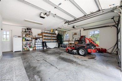 Welcome to this charming and inviting Mini-Ranch located in the - photo 40