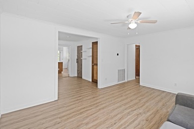 A great opportunity to own an affordable home in a competitive - photo 4