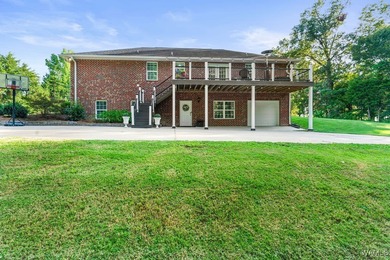 WATERFRONT LIVING ON LAKE TUSCALOOSA offering a quiet retreat