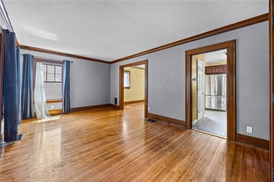 WELCOME to 24 Martinot Ave, where CLASSIC CHARM & CHARACTER meet - photo 11