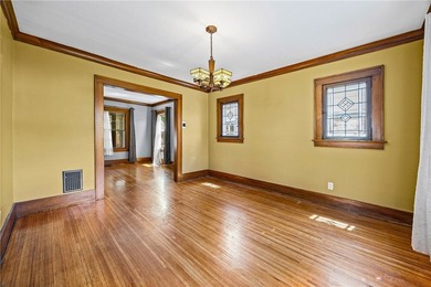 WELCOME to 24 Martinot Ave, where CLASSIC CHARM & CHARACTER meet - photo 13