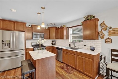 Welcome to 7067 Glenmeadow Court, where modern comfort, generous - photo 21
