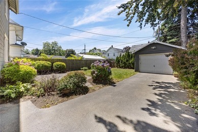 WELCOME to 24 Martinot Ave, where CLASSIC CHARM & CHARACTER meet - photo 38