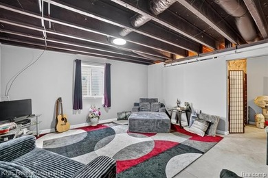 Welcome to 7067 Glenmeadow Court, where modern comfort, generous - photo 38