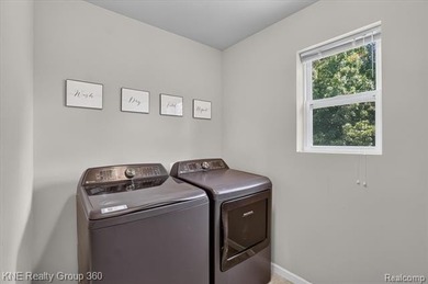 Welcome to 7067 Glenmeadow Court, where modern comfort, generous - photo 41