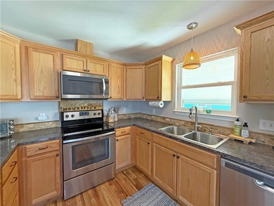Welcome to your dream retreat in Rockport, Texas! This charming - photo 8