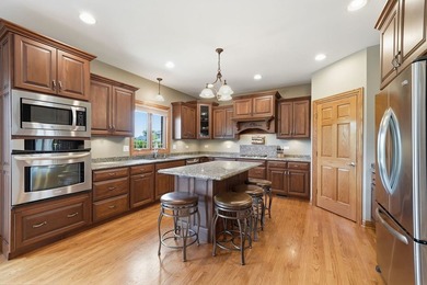Welcome to your half-acre Sunset Lakes oasis! This custom-built - photo 11