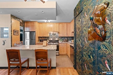 This fully renovated 1,100 sq ft Riviera Towers 1-bedroom - photo 11