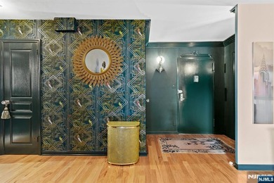 This fully renovated 1,100 sq ft Riviera Towers 1-bedroom - photo 15