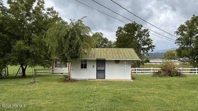 This charming home in Andrews NC is conveniently locate close to - photo 22