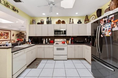 Beautifully maintained 2BR/2BA villa in the desirable Crystal - photo 23