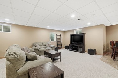 Welcome to your half-acre Sunset Lakes oasis! This custom-built - photo 34