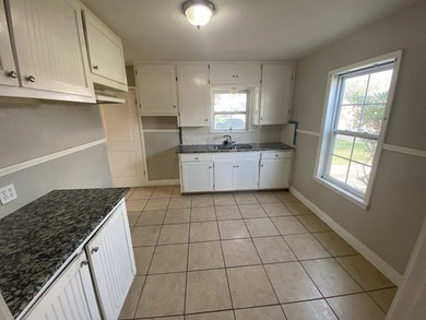 Welcome home to WESTCHESTER PLACE subdivision. This - photo 5