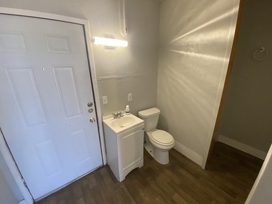 Welcome home to WESTCHESTER PLACE subdivision. This - photo 8