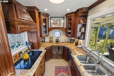 NEW PRICE, MOTIVATED SELLER!! Beautifully updated Victorian home - photo 9