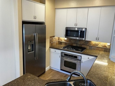 Location, location, location! This Palmilla townhome has it! - photo 11