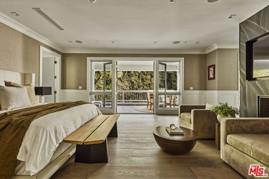 Located in Brentwood's prestigious Grove Estates, this nearly 14 - photo 12