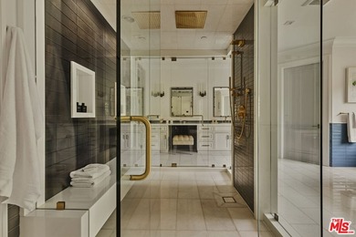 Located in Brentwood's prestigious Grove Estates, this nearly 14 - photo 15