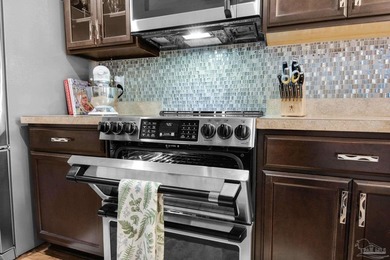 Offered FULLY Furnished ! Whether you're seeking a turnkey - photo 16