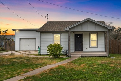 This beautiful 3 bedroom, 2 bath home with 1 car garage is ready - photo 1