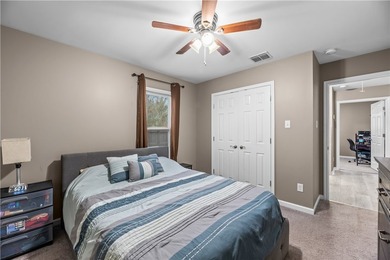 This beautiful 3 bedroom, 2 bath home with 1 car garage is ready - photo 5