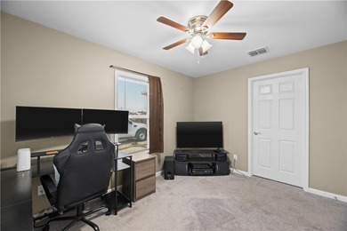 This beautiful 3 bedroom, 2 bath home with 1 car garage is ready - photo 9