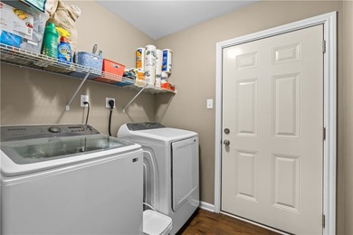 This beautiful 3 bedroom, 2 bath home with 1 car garage is ready - photo 10
