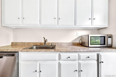 Here is your chance to own a well maintained 1 bedroom apartment - photo 12