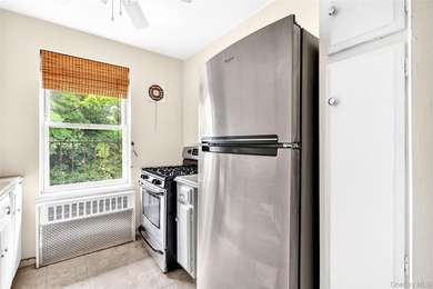 Here is your chance to own a well maintained 1 bedroom apartment - photo 14