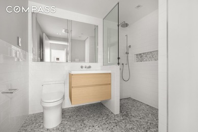 A spectacularly renovated convertible three-bedroom - photo 15
