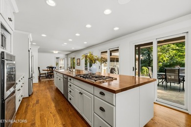 A Riverbend gem! This relaxed and inviting home sits on two lots - photo 16