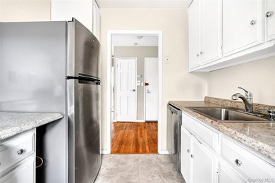 Here is your chance to own a well maintained 1 bedroom apartment - photo 17