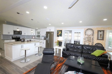 Stunning Key West-Inspired Gem in Sarasota's Premier 55+ Resort - photo 22