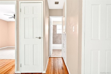 Here is your chance to own a well maintained 1 bedroom apartment - photo 28