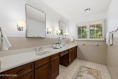 A Riverbend gem! This relaxed and inviting home sits on two lots - photo 32