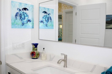 Stunning Key West-Inspired Gem in Sarasota's Premier 55+ Resort - photo 32