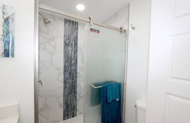 Stunning Key West-Inspired Gem in Sarasota's Premier 55+ Resort - photo 33