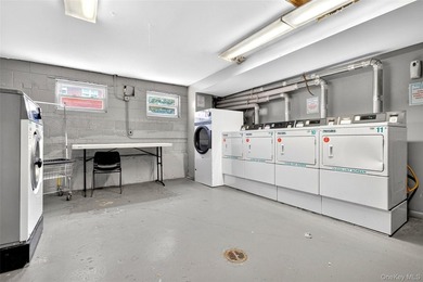 Here is your chance to own a well maintained 1 bedroom apartment - photo 34