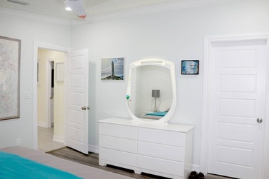 Stunning Key West-Inspired Gem in Sarasota's Premier 55+ Resort - photo 39