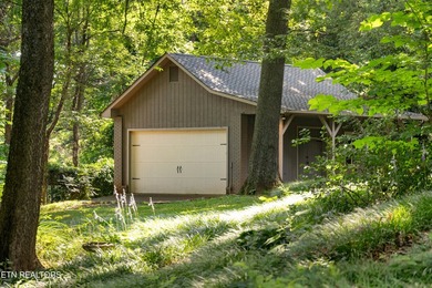 A Riverbend gem! This relaxed and inviting home sits on two lots - photo 45