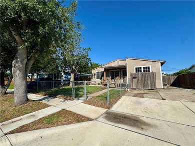 Great Investment opportunity for someone looking to add to a - photo 3
