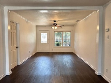 Great Investment opportunity for someone looking to add to a - photo 4