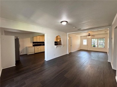 Great Investment opportunity for someone looking to add to a - photo 7