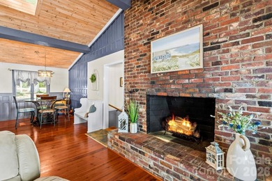 Location truly says it all! This stunning 1,683 sq ft 3BR/2BA - photo 11