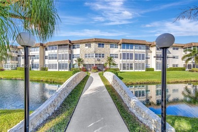 Beautiful 2-bedroom condo located on the second floor featuring - photo 2