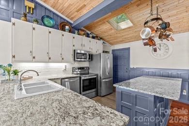 Location truly says it all! This stunning 1,683 sq ft 3BR/2BA - photo 15