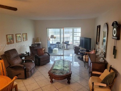 Beautiful 2-bedroom condo located on the second floor featuring - photo 5