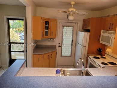 Beautiful 2-bedroom condo located on the second floor featuring - photo 9