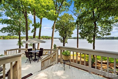 Location truly says it all! This stunning 1,683 sq ft 3BR/2BA - photo 30