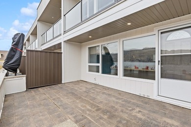 Lakeshore life meets incredible value in this turnkey townhome - photo 31